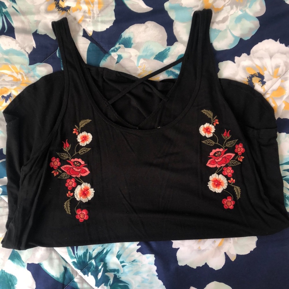 Hollister Super soft Tank w/ embroidered flowers!